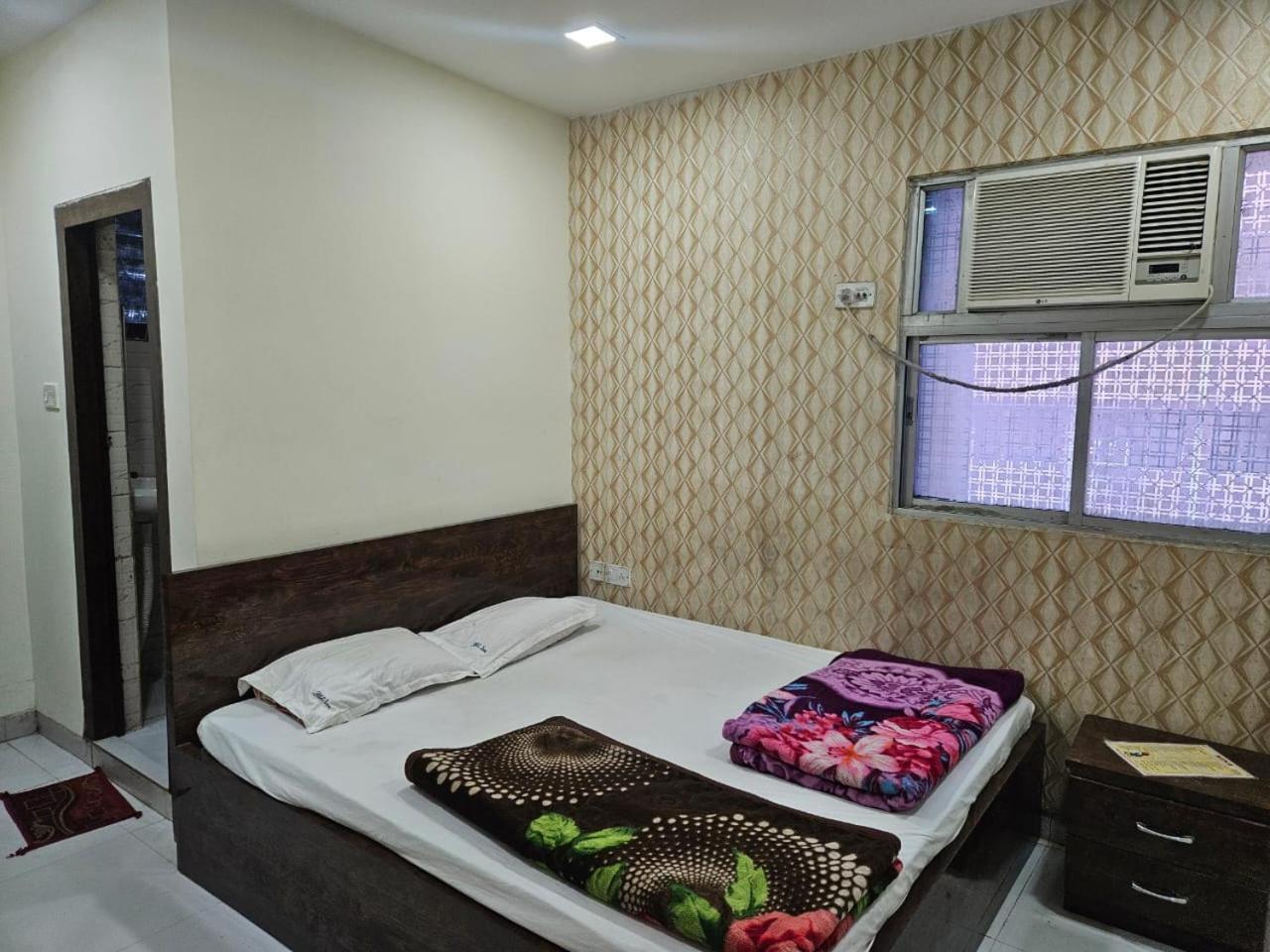 Hotel Elliot Comfort Inn Калькутта Экстерьер фото
